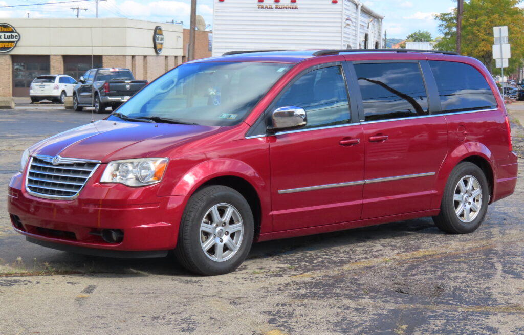 Wikimedia Chrysler Mini Van 2007